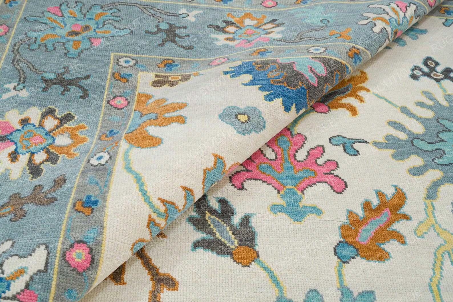 Elegant Vintage Floral Area Rug - Turkish Design Hand Knotted Soft Pastel Accent Rug