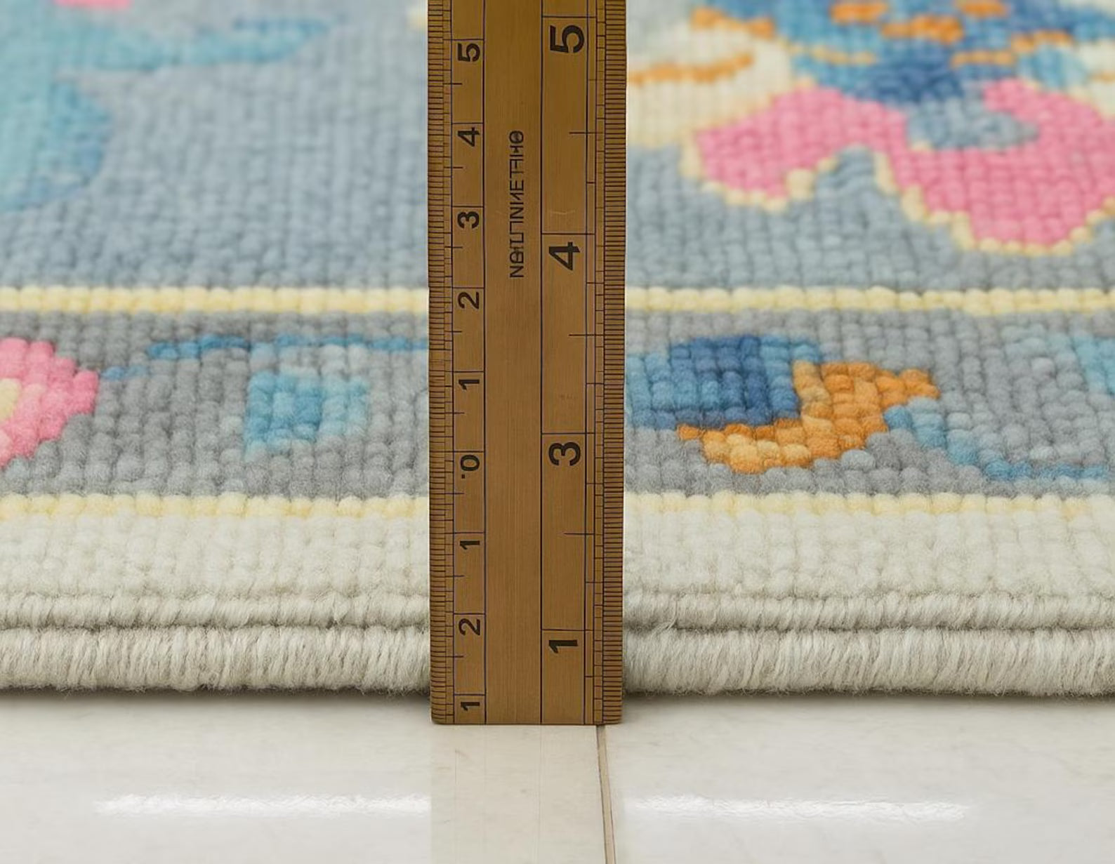 Elegant Vintage Floral Area Rug - Turkish Design Hand Knotted Soft Pastel Accent Rug