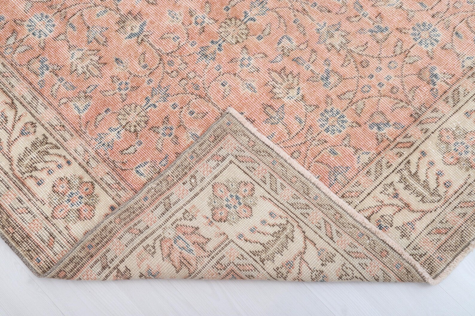 Lot - A Hand Knotted Konduz Rug, 180 X 122 Lot - A Hand Knotted Konduz Rug, 180 X 122